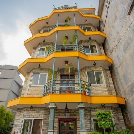 Spot On 445 New Hotel Natureland Pokhara Exteriör bild