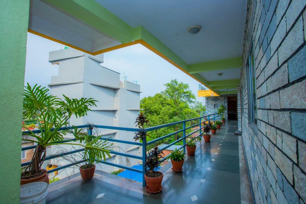 Spot On 445 New Hotel Natureland Pokhara Exteriör bild