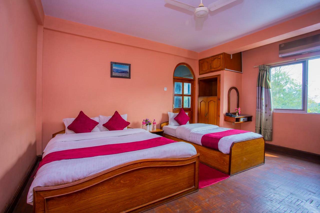 Spot On 445 New Hotel Natureland Pokhara Exteriör bild
