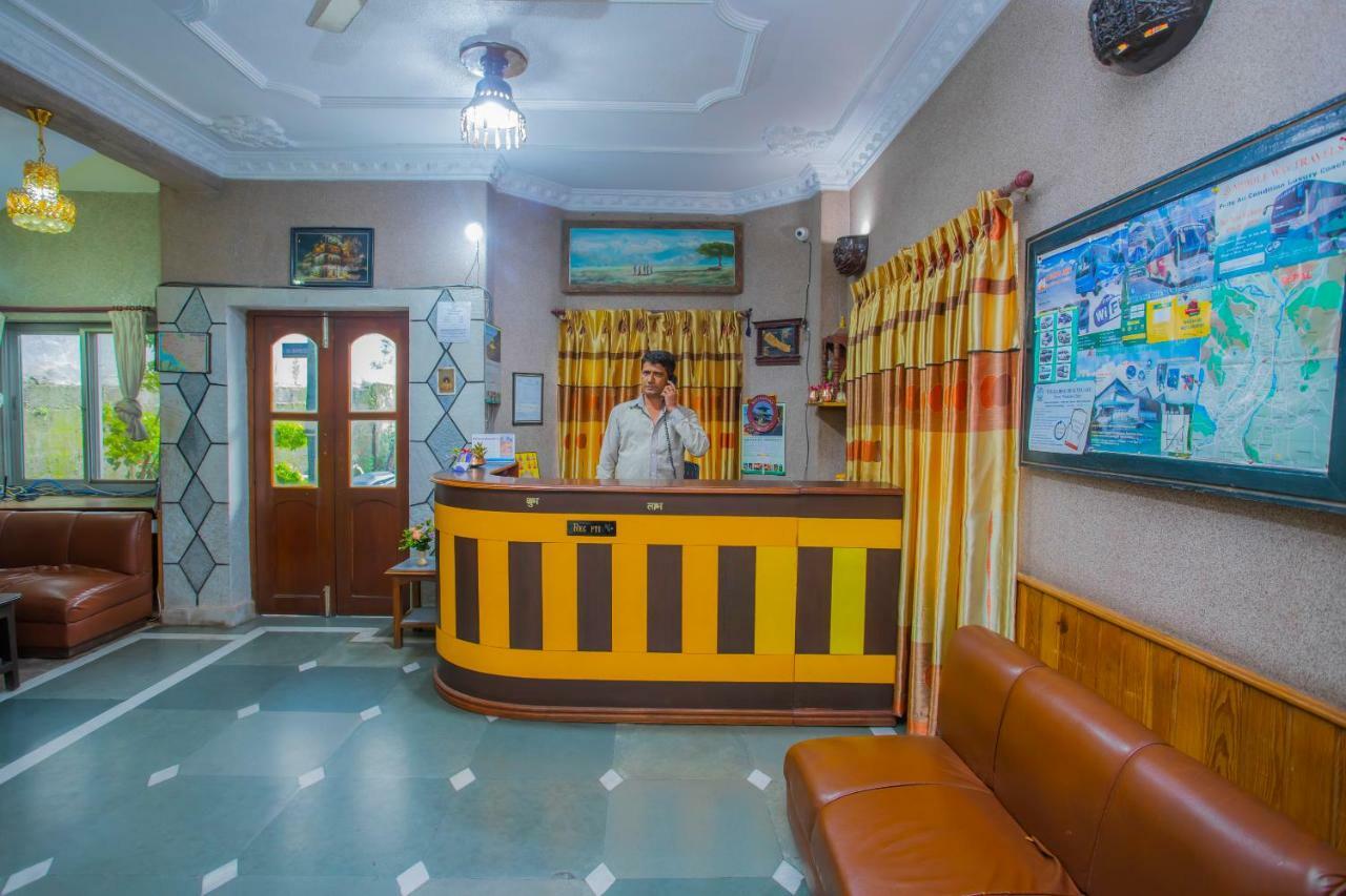 Spot On 445 New Hotel Natureland Pokhara Exteriör bild