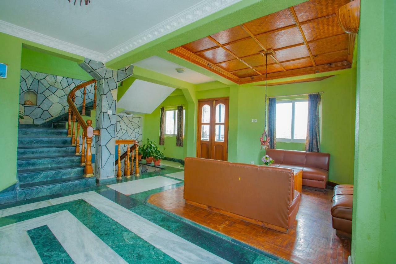 Spot On 445 New Hotel Natureland Pokhara Exteriör bild