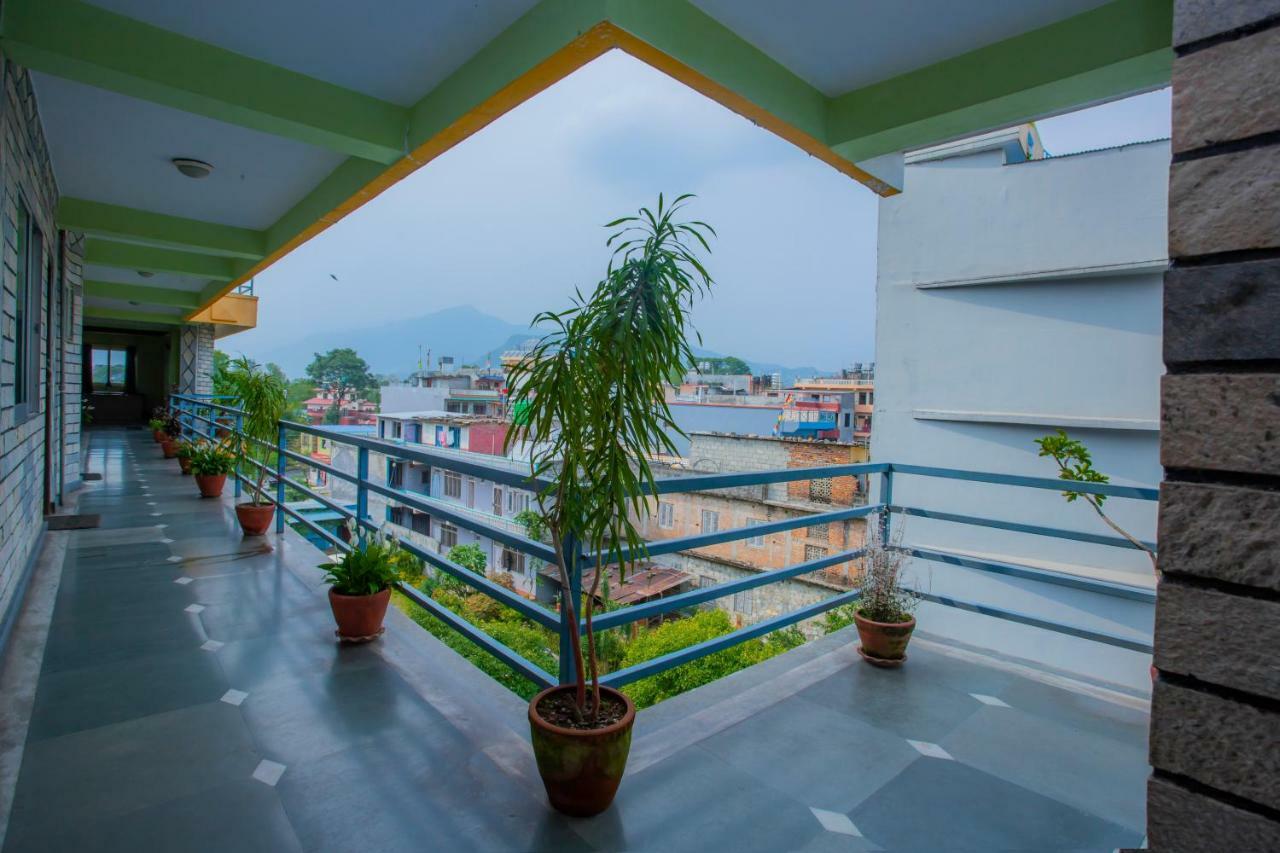 Spot On 445 New Hotel Natureland Pokhara Exteriör bild